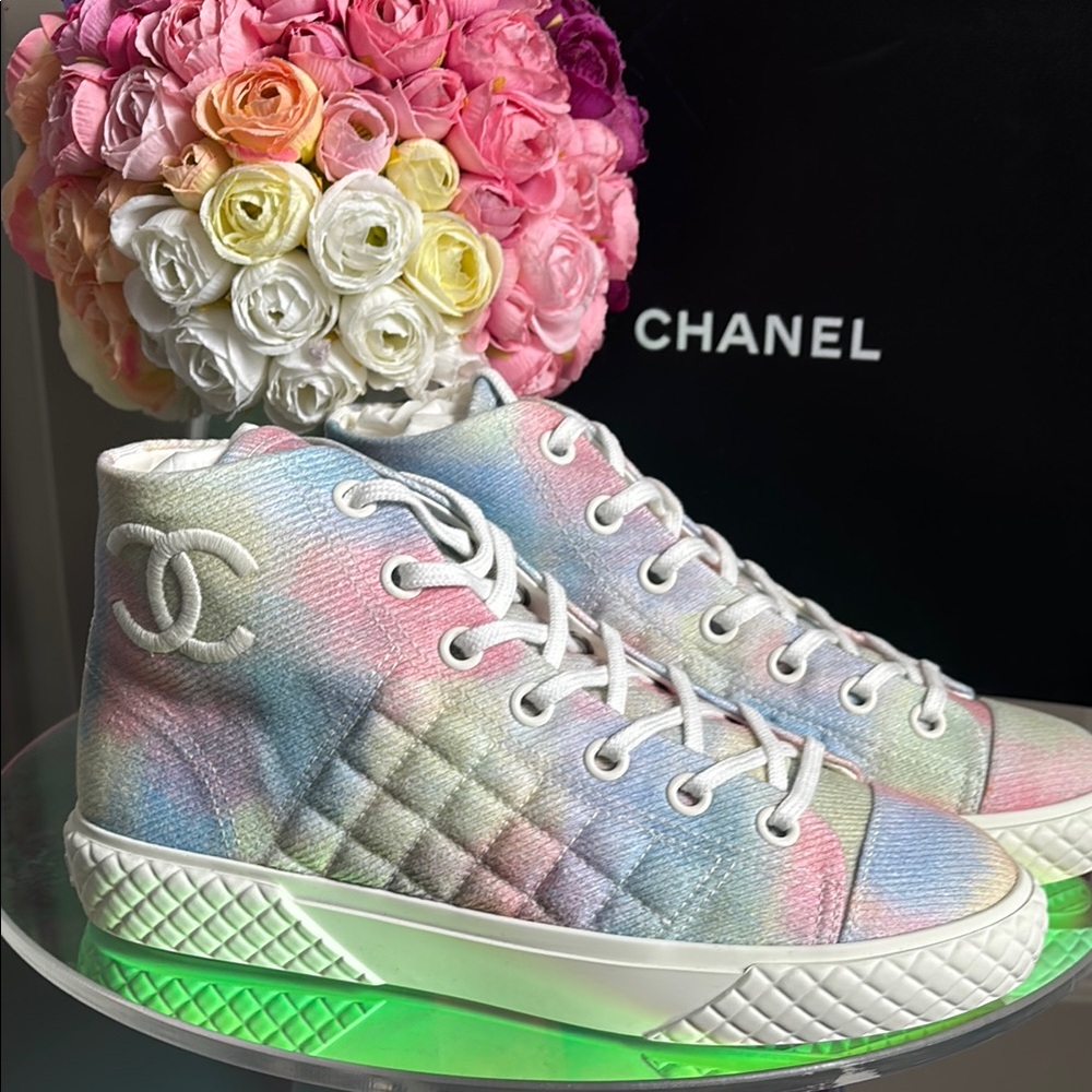 🫧CHANEL🫧🌈⭐️HOST PICK⭐️📣📣Pastel High-Top Sneakers 38.5 - Picture 10 of 14
